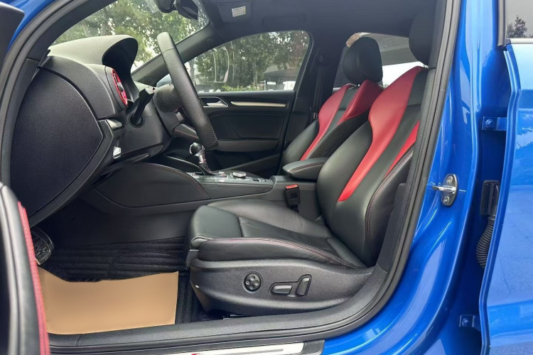 Audi S3 2019 car image #10