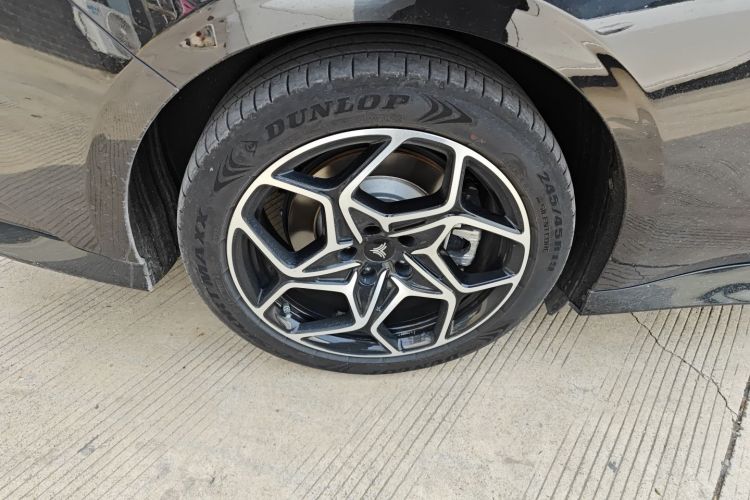 哪吒汽车 哪吒GT 2023 汽车图片 #10