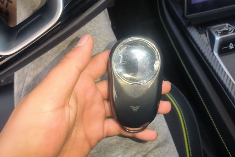 哪吒汽车 哪吒GT 2024 汽车图片 #10