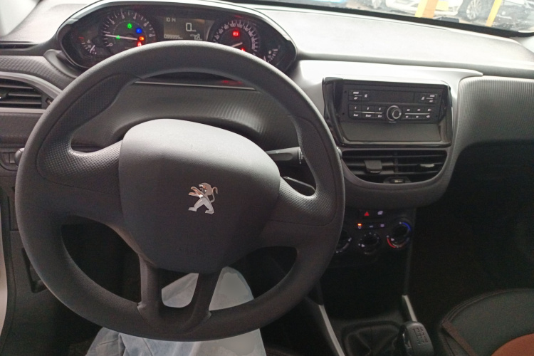 Peugeot 2008 2016 image de voiture #10