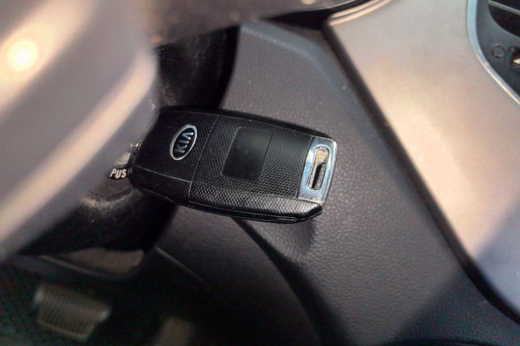 起亚 佳乐 2015 汽车图片 #10