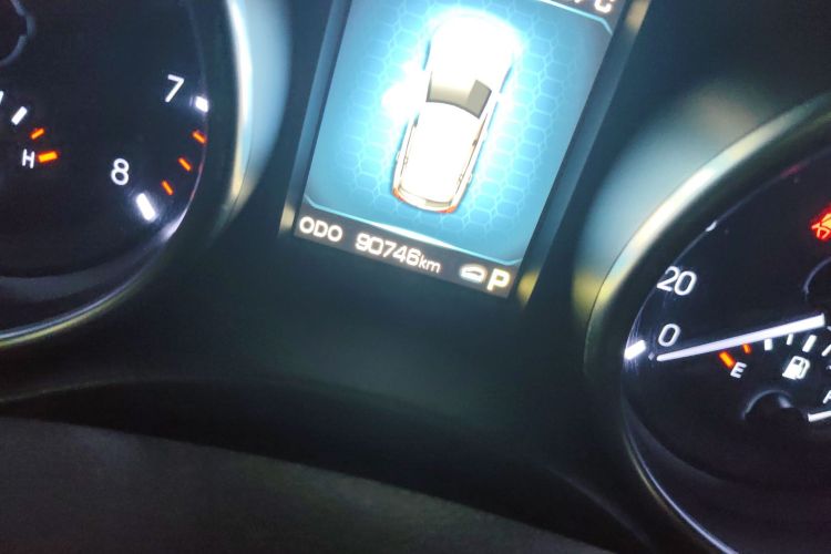 Haval H8 2015 car image #10