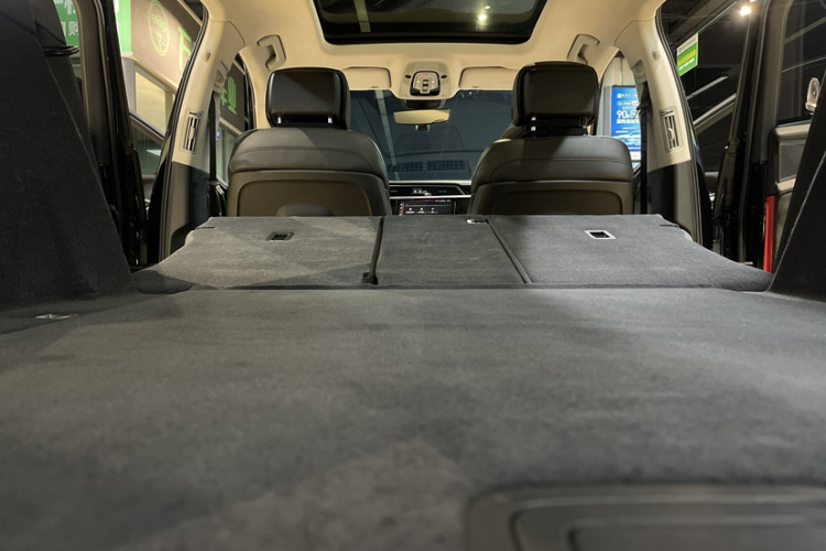 Audi e-tron 2023 #10 Audi e-tron 2023 car image #10