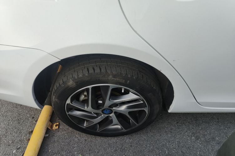 BYD Qin New Energy 2018 car image #10