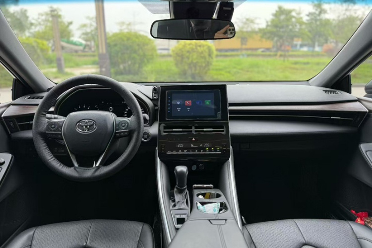 Toyota Avalon 2024 car image #10