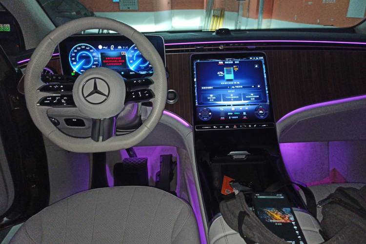 Mercedes-Benz EQE SUV 2023 immagine di auto #10