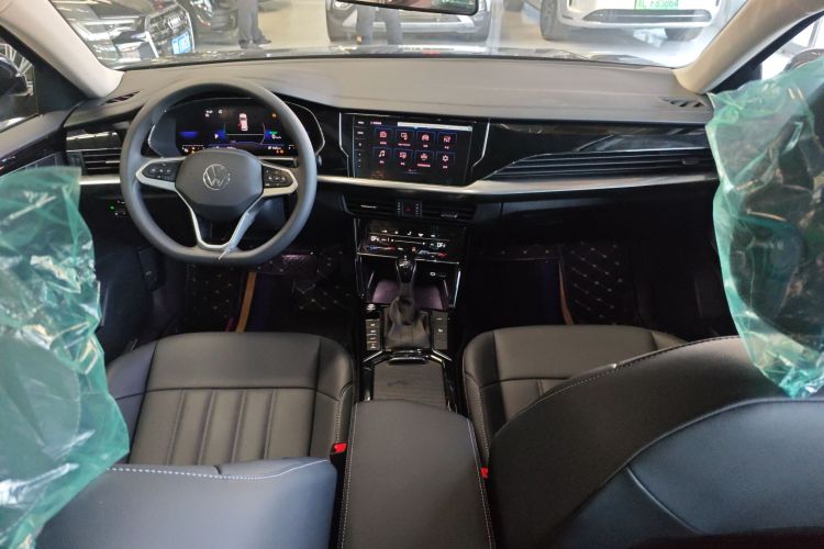 Volkswagen Passat New Energy 2025 #10 Volkswagen Passat New Energy 2025 car image #10