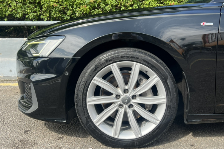 Audi A6 2021 car image #10