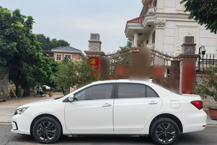 BYD Qin New Energy 2018 car image #10