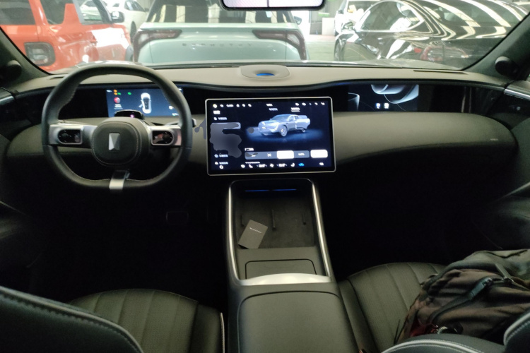 Avatr 11 2022 car image #10