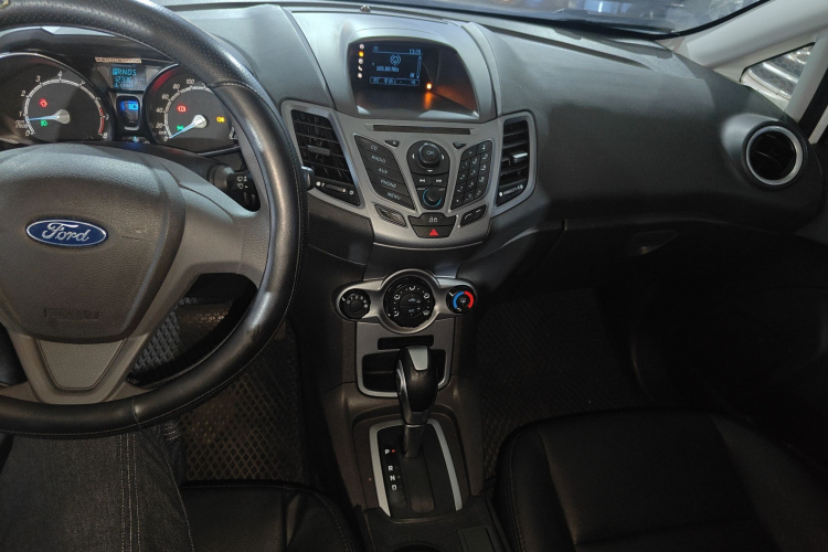 Ford Fiesta (Imported) 2016 immagine di auto #10