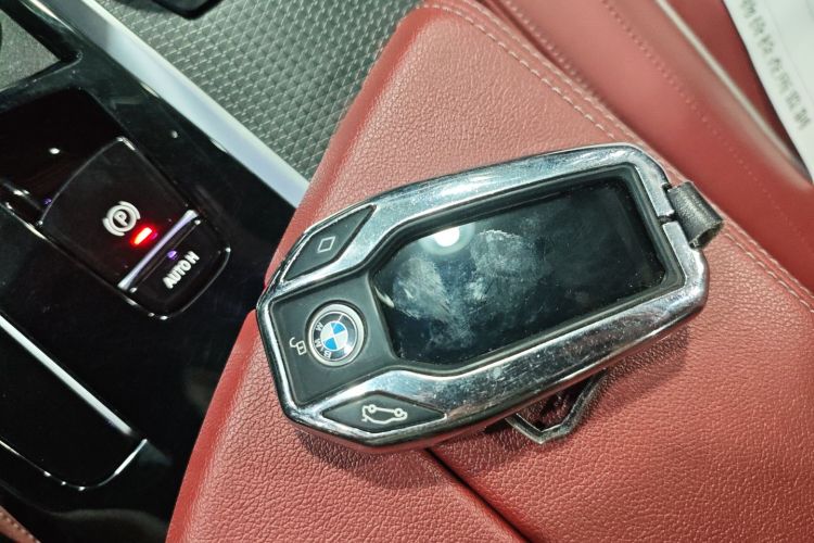 BMW M5 New Energy 2021 #10 BMW M5 New Energy 2021 car image #10