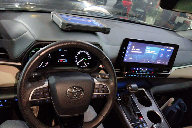 Toyota Granvia 2022 immagine di auto #10