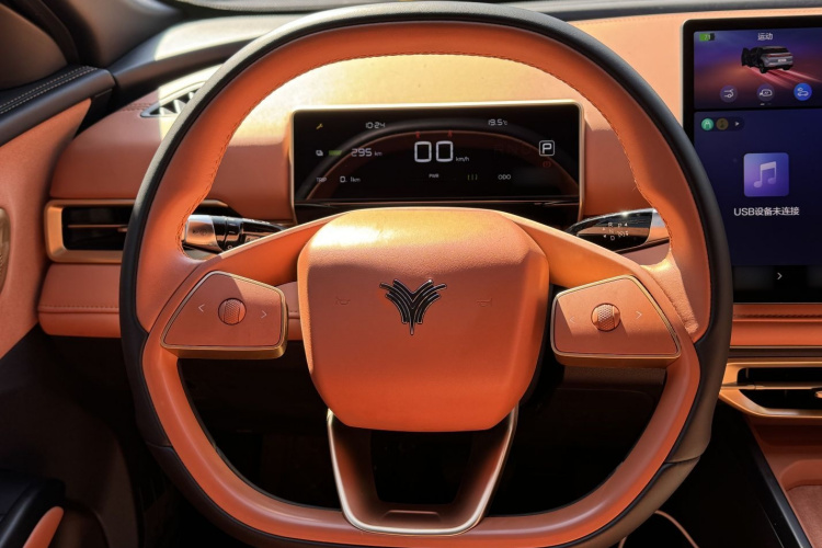 哪吒汽车 哪吒X 2024 汽车图片 #10