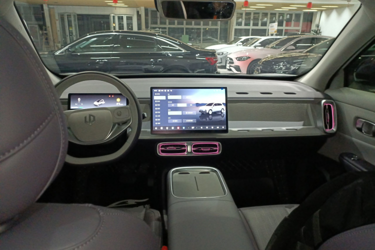 零跑汽车 零跑B10 2025 汽车图片 #10