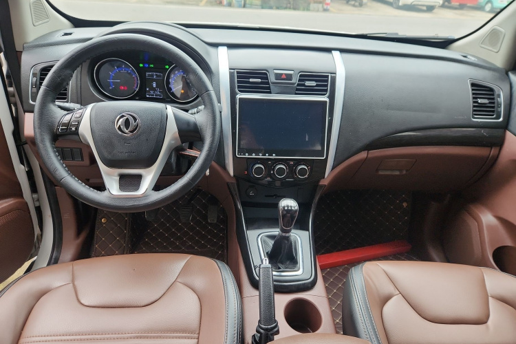 Forthing SX6 2016 car image #10