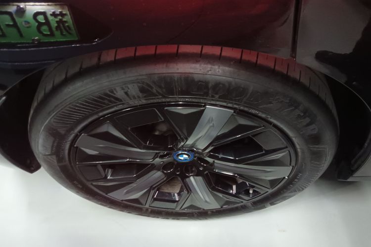 BMW i5 M60 2022 car image #10