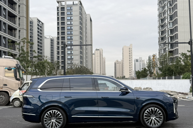 Deepal S09 2025 car image #10