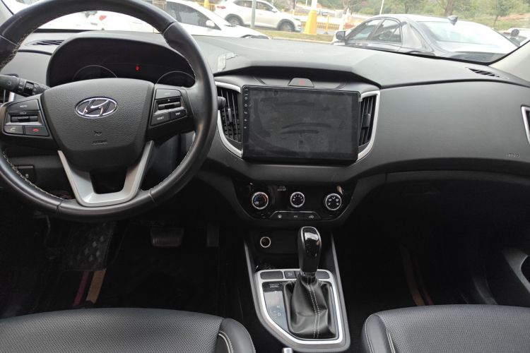 Hyundai ix25 2018 #10 Hyundai ix25 2018 car image #10
