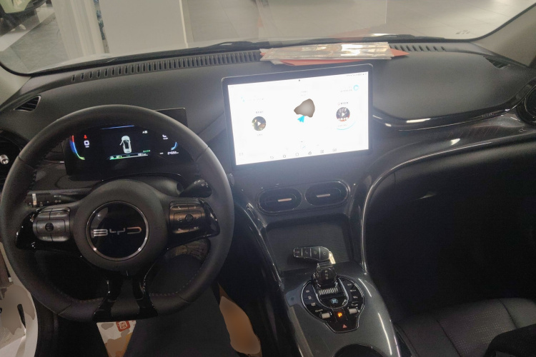 BYD e2 2024 image de voiture #10