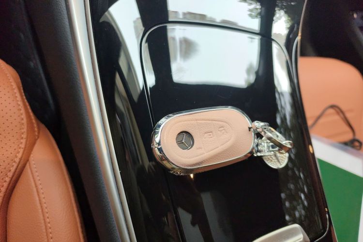 Mercedes-Benz GLC Class New Energy 2025 imagen de coche #10