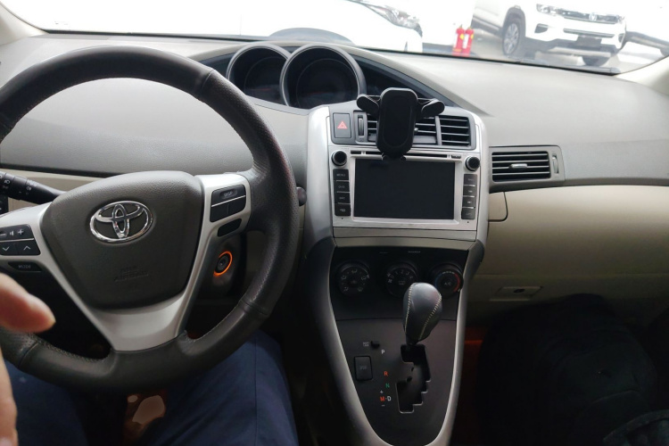 Toyota Verso 2016 car image #10