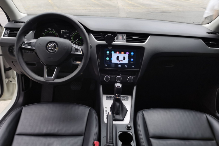 Skoda Octavia 2021 car image #10