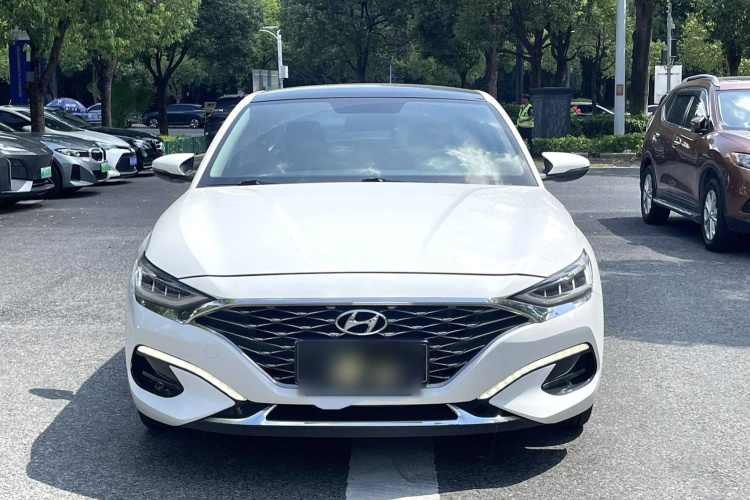 Hyundai Lafesta 2020 car image #10