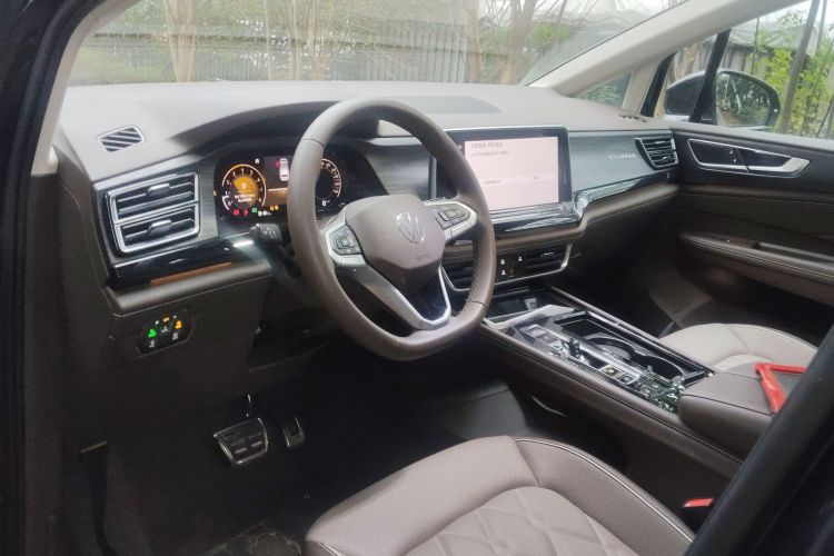 Volkswagen Viloran 2024 immagine di auto #10