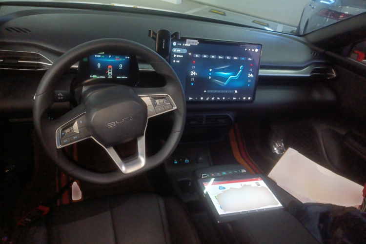 BYD e7 2025 #10 BYD e7 2025 car image #10