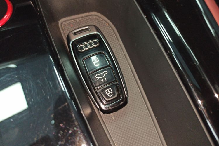 Audi e-tron GT 2024 #10 Audi e-tron GT 2024 صورة سيارة #10