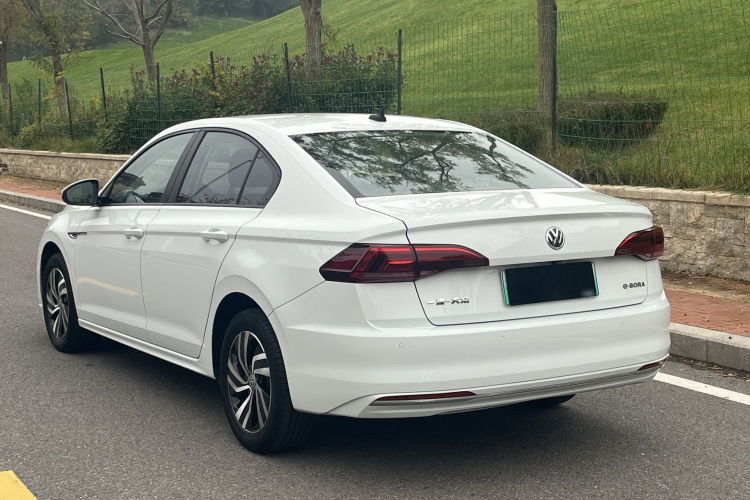 Volkswagen Bora Pure Electric 2020 صورة سيارة #10