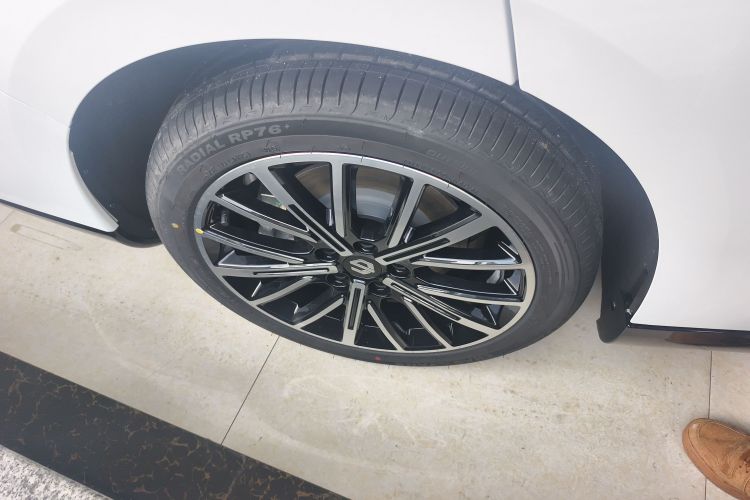 零跑汽车 零跑B01 2025 汽车图片 #10