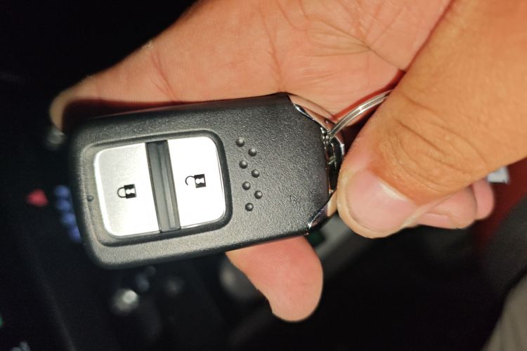 Honda LIFE 2022 car image #10