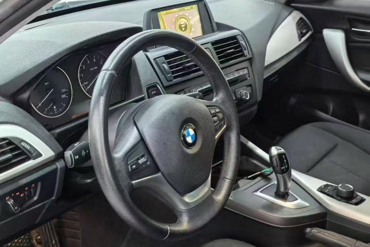 BMW 1 Series (Imported) 2013 car image #10