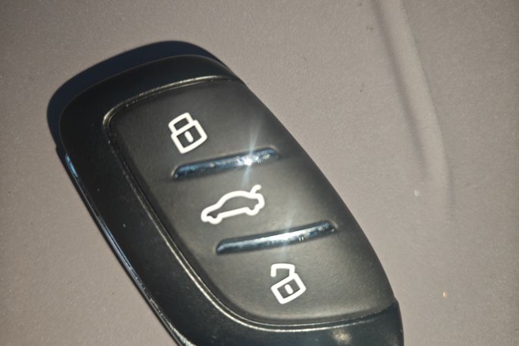 Roewe M7 DMH 2025 car image #10