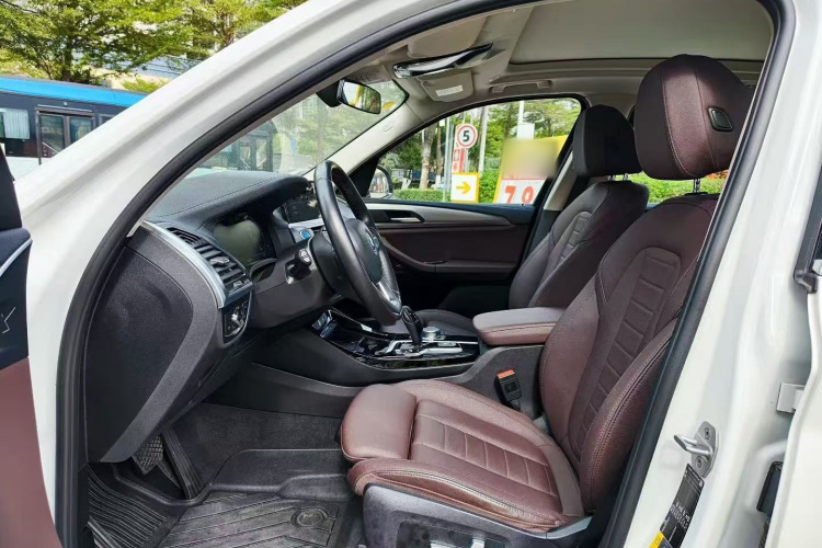 BMW iX3 2021 car image #10