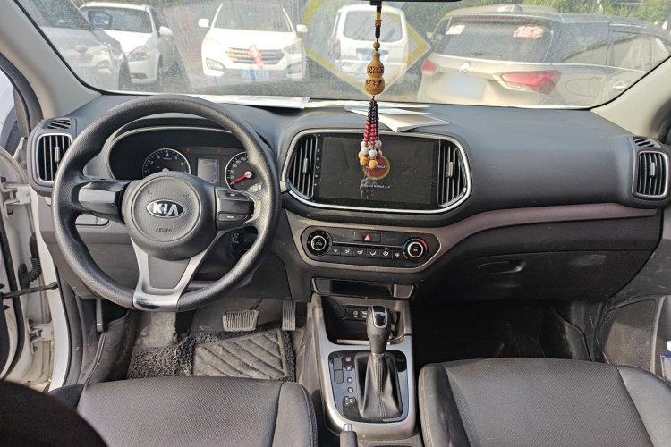 Kia Stonic 2016 image de voiture #10