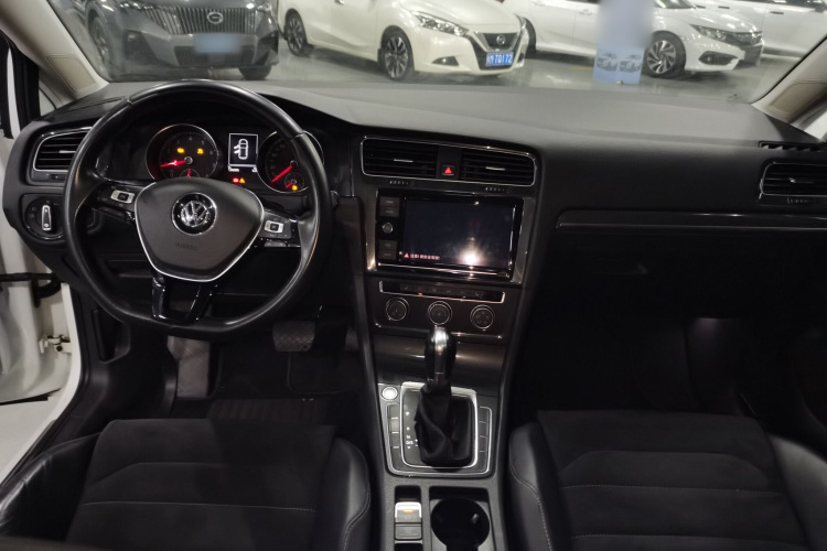 Volkswagen Golf 2019 #10 Volkswagen Golf 2019 car image #10