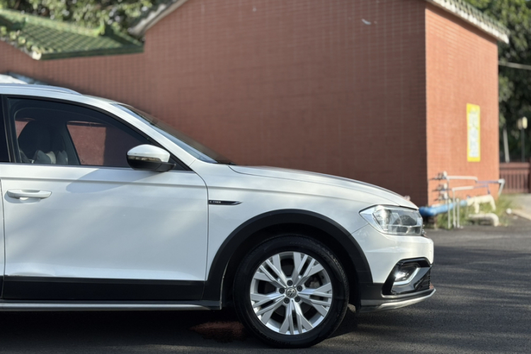 Volkswagen C-Trek 2017 immagine di auto #10