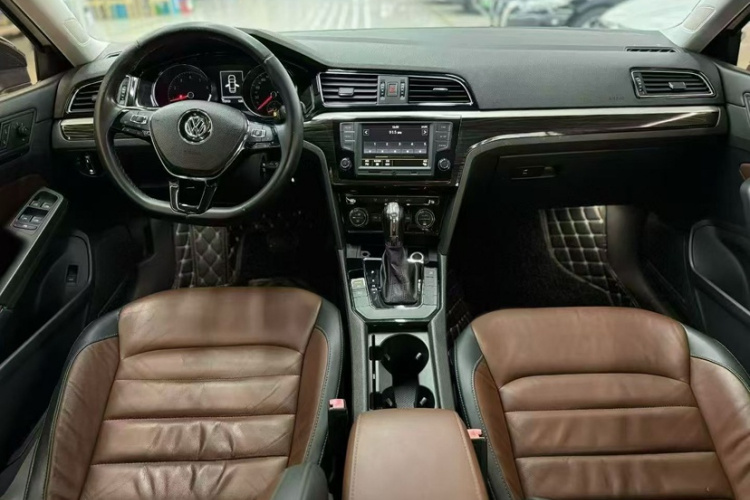 Volkswagen Lamando 2015 immagine di auto #10