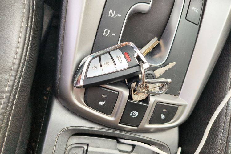 Chevrolet Captiva (Imported) 2017 car image #10