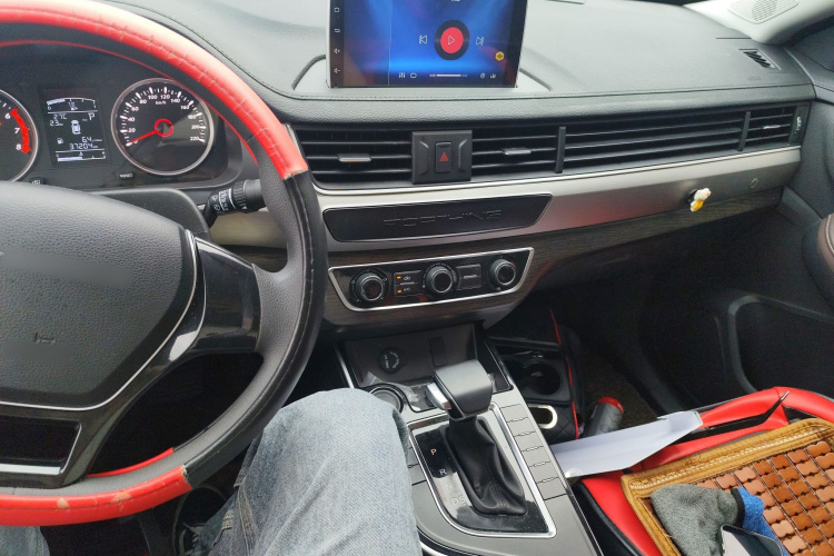 T5 2023 car image #10