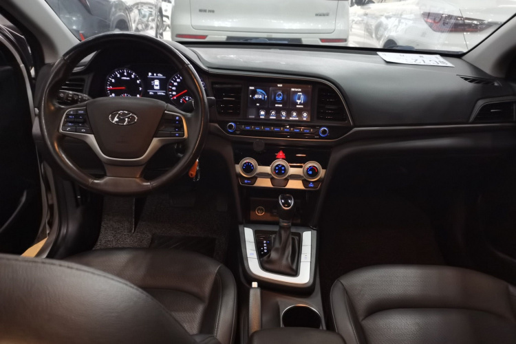 Hyundai Elantra AD 2019 car image #10
