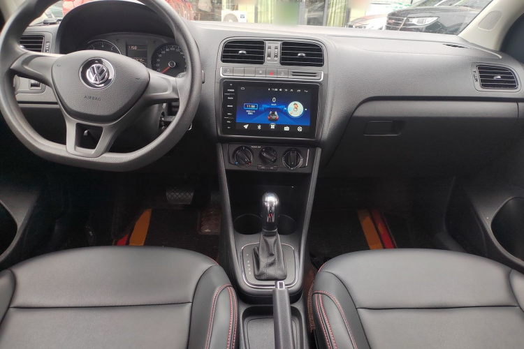 Polo 2019 car image #10