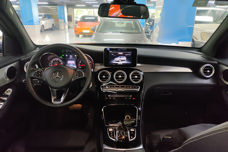 Mercedes-Benz GLC Class 2016 car image #10