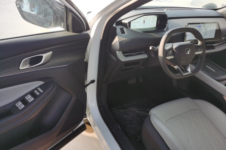 Changan CS55PLUS PHEV 2025 immagine di auto #10