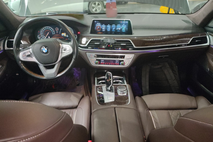 BMW M760Le 2017 #10 BMW M760Le 2017 car image #10