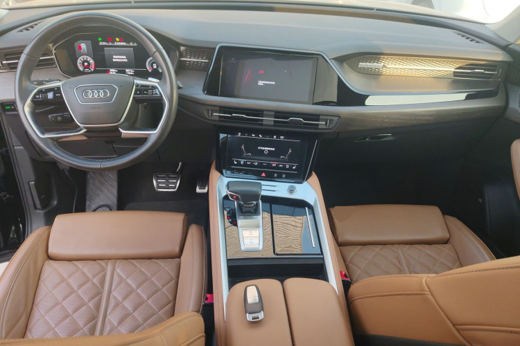 Audi Q6 2024 صورة سيارة #10