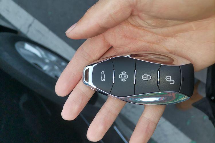 HongQi H5 PHEV 2025 #10 HongQi H5 PHEV 2025 car image #10